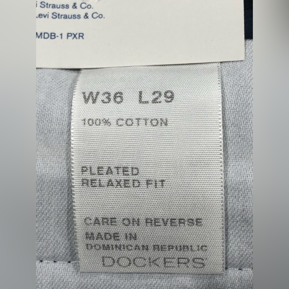 NWT Dockers Pleasted Relaxed Fit Cuffed Dress Pants Sz 36 x 29 - Picture 7 of 11